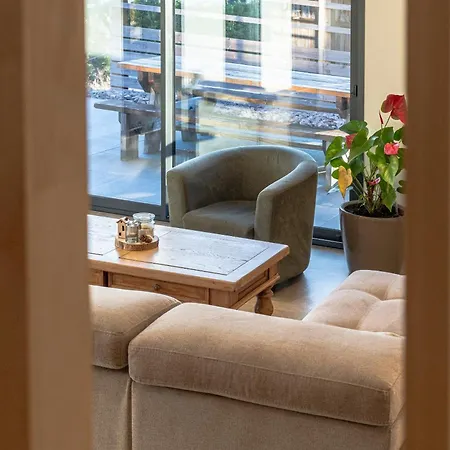 Chalet, Spacieux, Proche Du Lac, Vue Sur La Montagne *